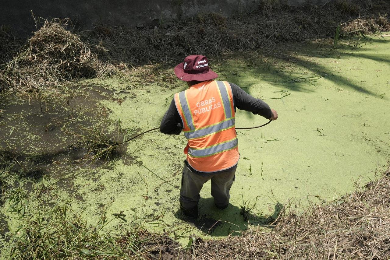 Refuerza Ayuntamiento de Veracruz limpieza de canales ante temporada de lluvias