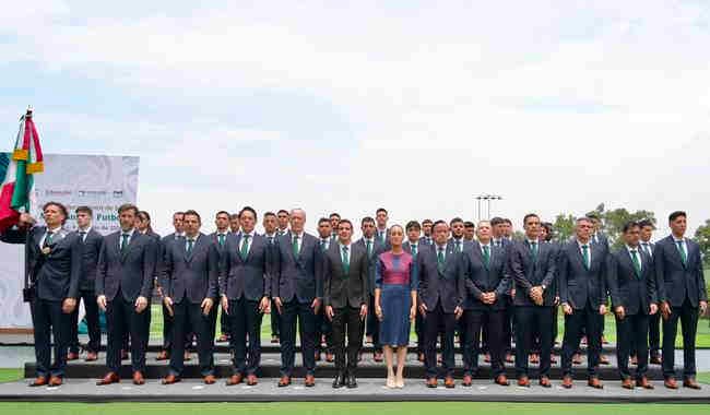 Presidenta Claudia Sheinbaum abandera a la Selección Nacional de México que participará en la Copa Mundial de la FIFA 2026